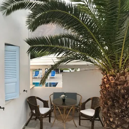 M.olias * Perissa (Santorini)